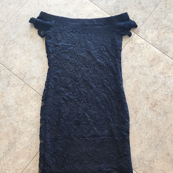 Lace Mini dress - Picture 1 of 8